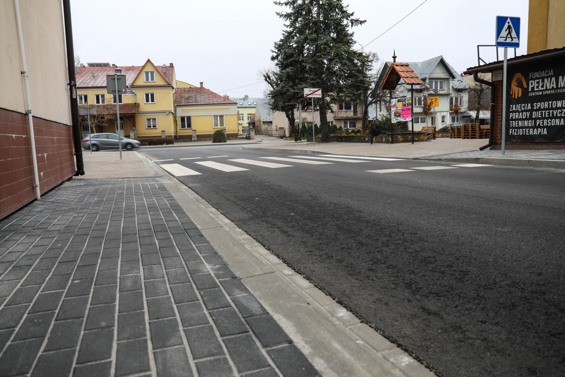 Droga w okolicy Gminnego Centrum Kultury